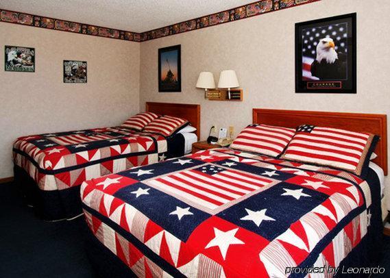 Econo Lodge Inn & Suites Dubuque Phòng bức ảnh