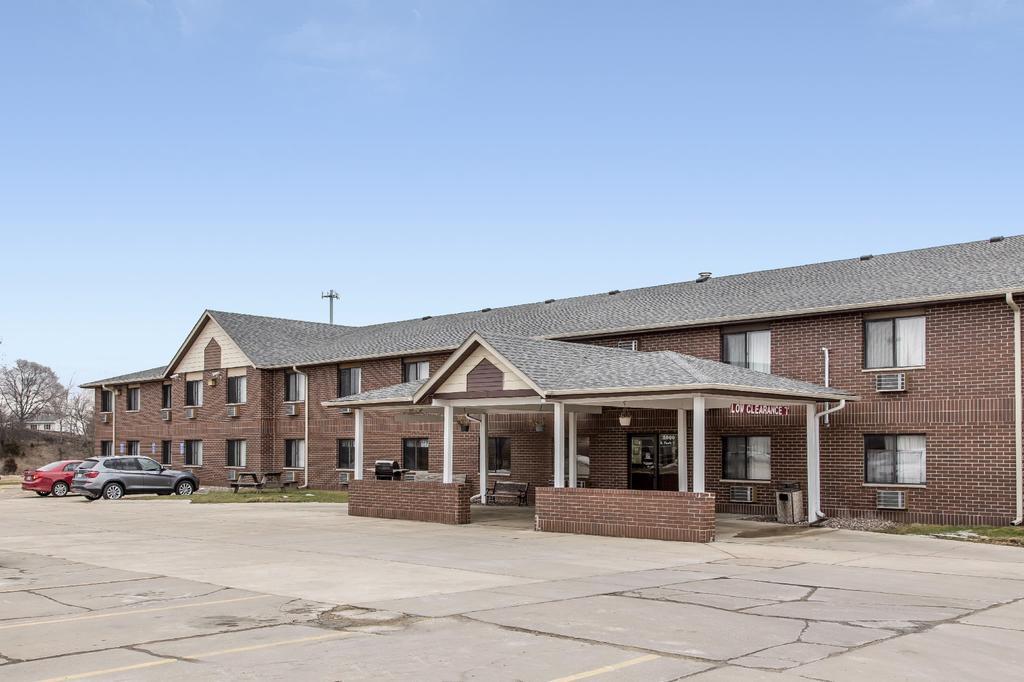 Econo Lodge Inn & Suites Dubuque Ngoại thất bức ảnh
