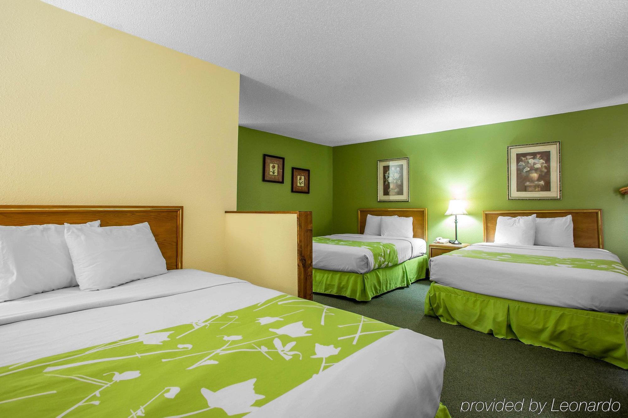Econo Lodge Inn & Suites Dubuque Ngoại thất bức ảnh