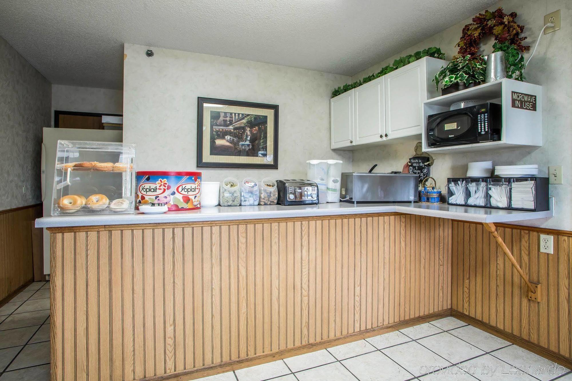Econo Lodge Inn & Suites Dubuque Ngoại thất bức ảnh