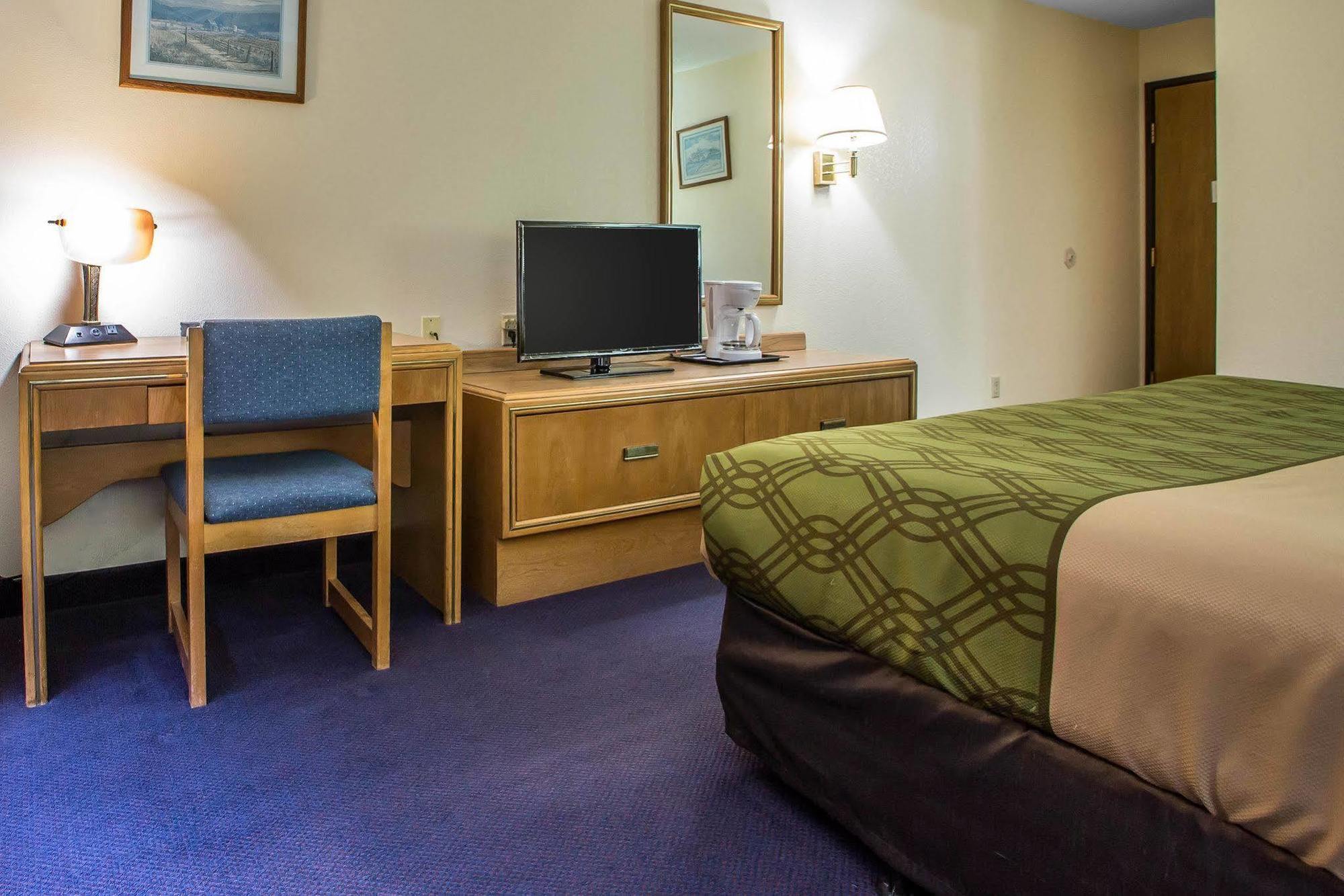 Econo Lodge Inn & Suites Dubuque Ngoại thất bức ảnh