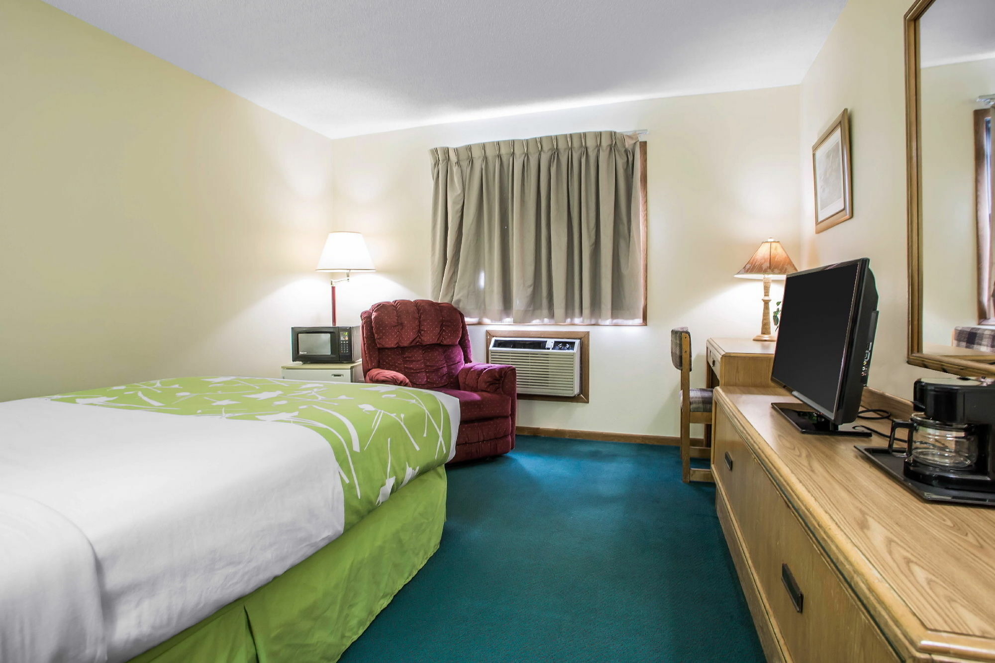 Econo Lodge Inn & Suites Dubuque Ngoại thất bức ảnh